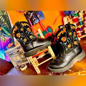 Women’s Ariat Fatbaby Heritage Embroidered Western Boots Size 8